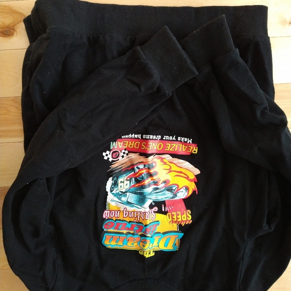 3/20$ Shein Boy 11-12 sweater with flamming car - Picture 2 of 4